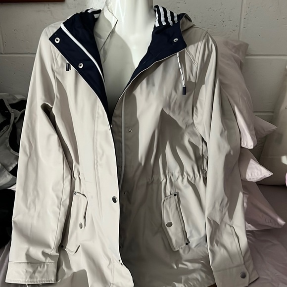 Weatherproof - Picture 1 of 11